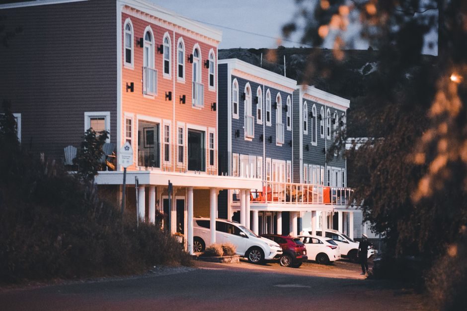 découvrez les différents types de charges en copropriété, leurs implications et comment elles sont réparties entre les copropriétaires. informez-vous sur les charges communes, spéciales et individuelles pour mieux comprendre votre rôle au sein de la copropriété.