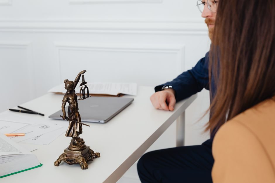 découvrez comment un médiateur en copropriété joue un rôle essentiel dans la résolution des conflits et l'amélioration des relations au sein des copropriétés. cet article explore l'importance de cette profession et son impact catalyseur sur l'évolution des pratiques de gestion en copropriété.