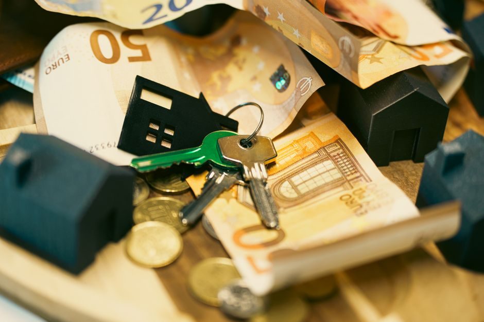 découvrez l'énigme entourant les charges de copropriété selon françois bayrou, entre négligence et contestation. analysez les enjeux, les défis et les implications de cette problématique au cœur des préoccupations actuelles.
