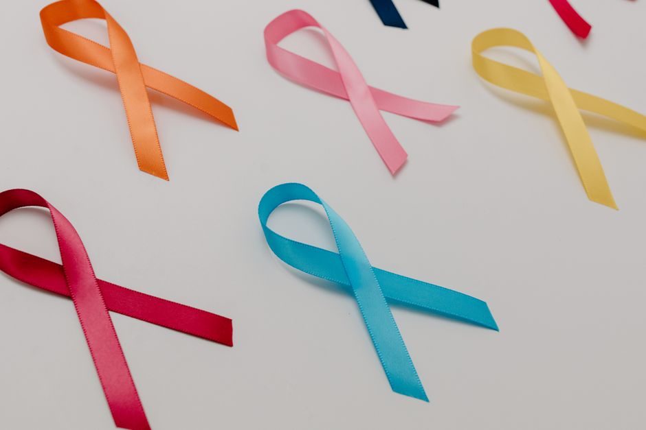découvrez comment le plan d’action européen contre le cancer est accueilli positivement, mais suscite des attentes pour un engagement législatif renforcé. analyse des enjeux et perspectives pour une lutte plus efficace contre le cancer en europe.