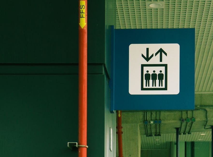 découvrez notre guide pratique complet sur les ascenseurs en copropriété : fonctionnement, entretien, droits et conseils pour bien gérer cet équipement essentiel.