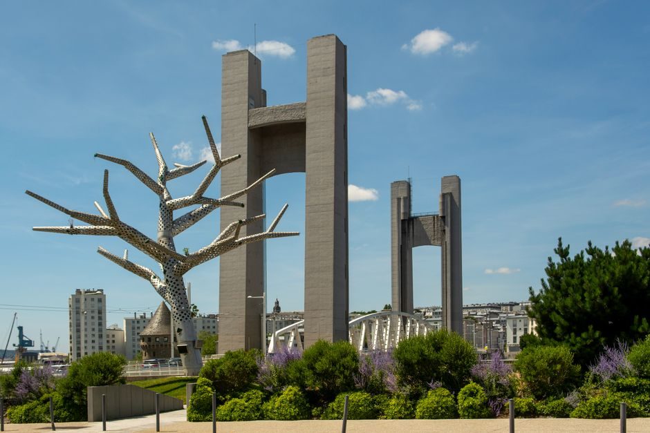 à brest, le groupe barraine succède au syndic galvaing immobilier pour assurer la gestion des copropriétés, offrant expertise et service de qualité aux résidents.