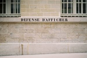 featured mon voisin a erige un mur entre nos jardins mais refuse denduir mon cote a t il reellement le droit