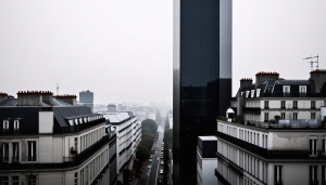 le projet de rénovation de la tour montparnasse est finalement abandonné. découvrez les raisons de cette décision et les perspectives pour le bâtiment.